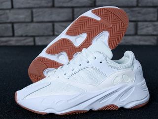 Adidas Yeezy Boost 700 White Unisex foto 7