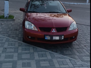 Mitsubishi Lancer foto 4