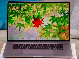 Macbook Pro 16 2020/ Core I7 9750H/ 16Gb Ram/ Radeon Pro 5300M/ 1Tb SSD/ 16" Retina/ 174Cycles!! foto 3