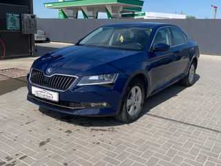 Skoda Superb foto 2