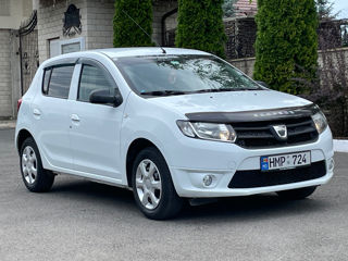 Dacia Sandero foto 1