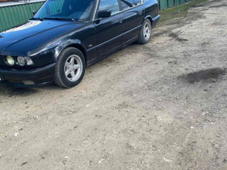 BMW 5 Series foto 1