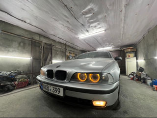 BMW 5 Series foto 10