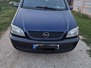 Opel Zafira foto 1