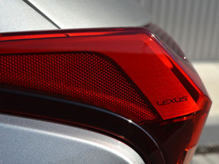 Lexus UX foto 7