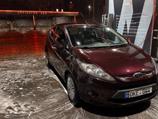 Ford Fiesta foto 9