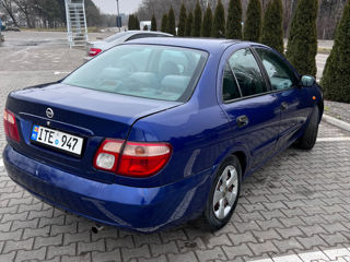 Nissan Almera foto 7