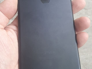 iPhone  7 plus black 32 gb la 1300 lei