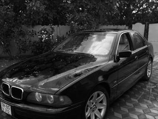 BMW 5 Series foto 3