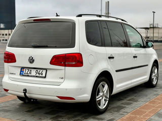 Volkswagen Touran foto 4