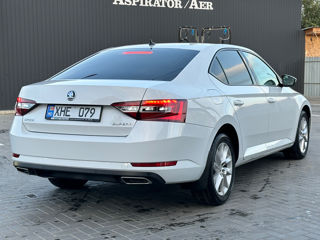 Skoda Superb foto 3