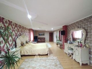 Casă în 2 nivele! Stăuceni, str. Decebal, 240m2 + 7 ari. foto 2