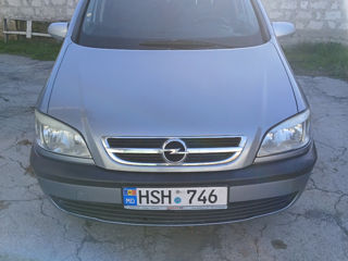 Opel Zafira foto 2