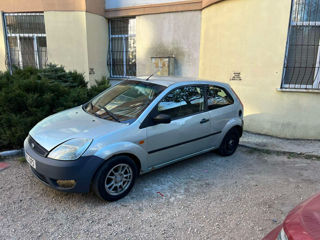 Ford Fiesta foto 2