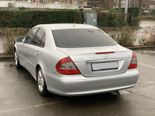 Mercedes E Class foto 2