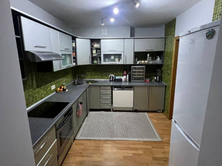 Apartament cu 4 camere, 93 m², Botanica, Chișinău