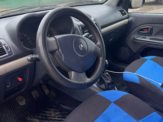 Renault Clio foto 8