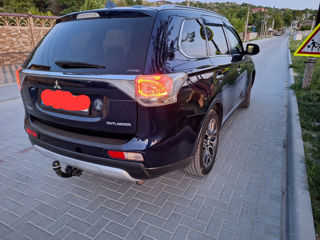 Mitsubishi Outlander foto 2