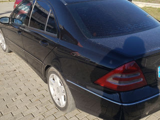 Mercedes C-Class foto 5