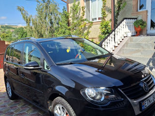 Volkswagen Touran foto 3