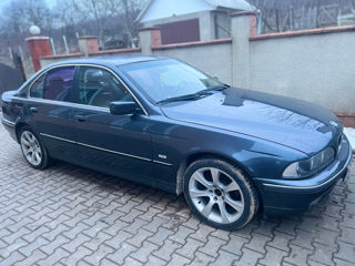 BMW 5 Series foto 2