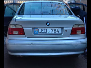 BMW 5 Series foto 3