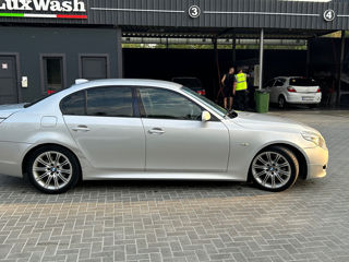 BMW 5 Series foto 6