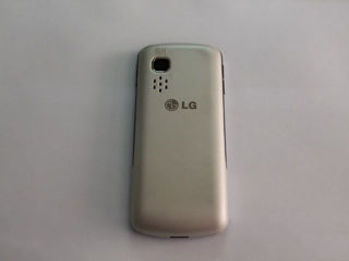Кнопочный телефон LG 2-Sim с зарядкой foto 4