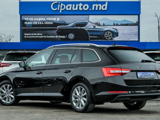 Skoda Superb foto 2