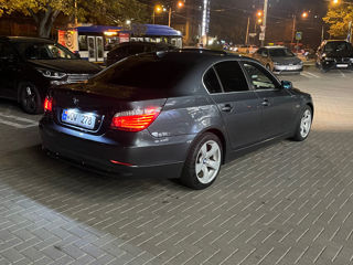 BMW 5 Series foto 2