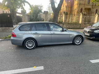 BMW 3 Series Touring foto 1