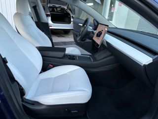 Tesla Model 3 foto 14