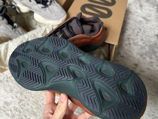 Yeezy boost 700 фото 4