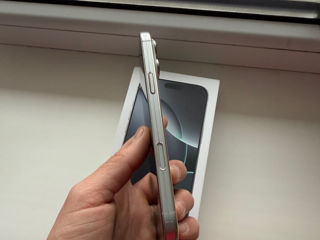 iPhone 16 pro Max White Titanium 256 Gb foto 3