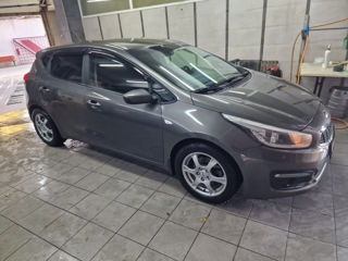 KIA Ceed фото 1