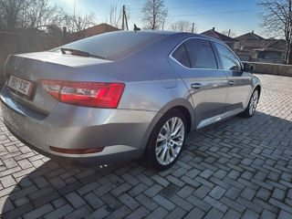 Skoda Superb foto 3