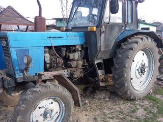 Vând  tractor mtz 80 1979 cu plug 3800 eu foto 2