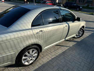 Toyota Avensis foto 5