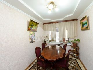 Casă cu 3 nivele, 450 mp, Durlești, 470000 € ! foto 9