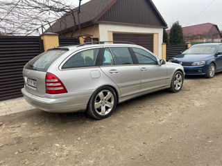 Mercedes C-Class foto 3