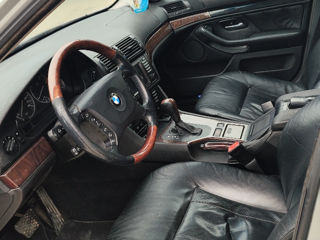 BMW 5 Series foto 7