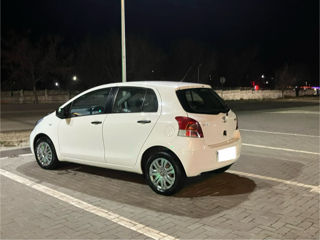 Toyota Yaris foto 2