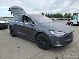 Tesla Model X foto 4