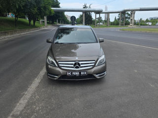 Mercedes B-Class foto 1