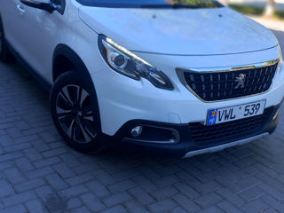 Peugeot 2008 foto 3