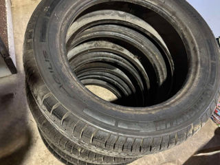 Michelin Agilis 215/60 R17C foto 4