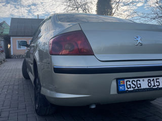 Peugeot 407 foto 8