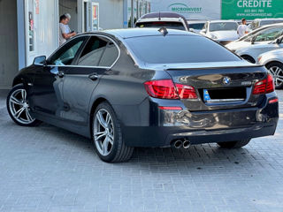 BMW 5 Series foto 2