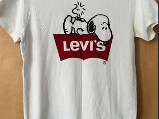 Levis