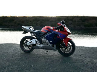 Honda CBR600RR foto 2